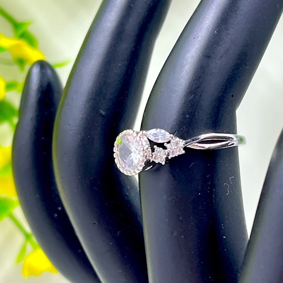 925 Sterling Silver Crystal Art Deco Style Ring Size 6 - Picture 4 of 8